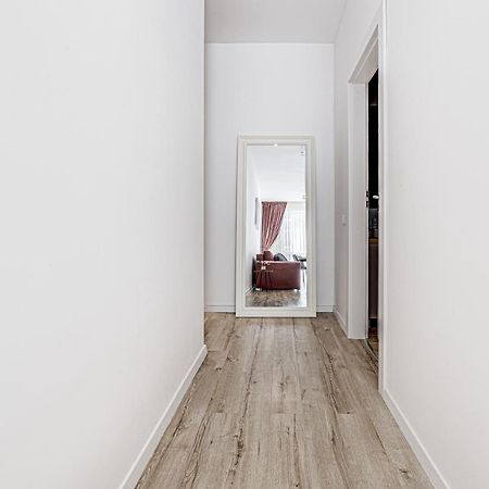 Elegant Apartment Near Afi & Atrium Mall Arad Exterior foto