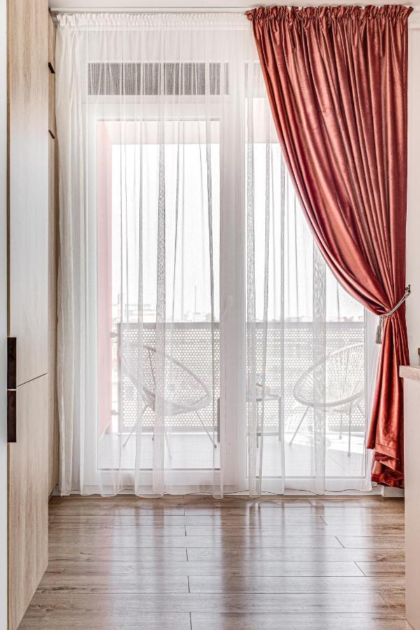 Elegant Apartment Near Afi & Atrium Mall Arad Exterior foto